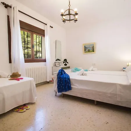 Moskoa - Plusholidays Villa