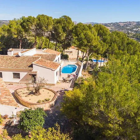 Moskoa - Plusholidays Villa