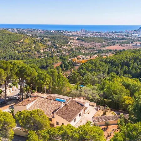 Moskoa - Plusholidays Villa *