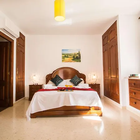 Villa Moskoa - Plusholidays *