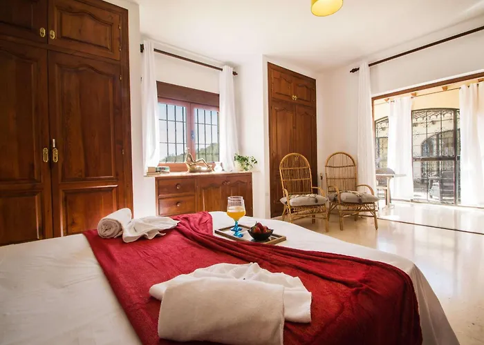 Villa Moskoa - Plusholidays *