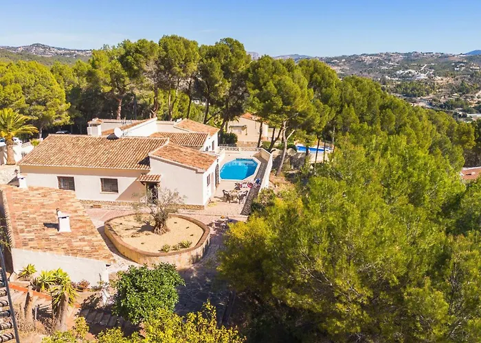 Moskoa - Plusholidays Villa