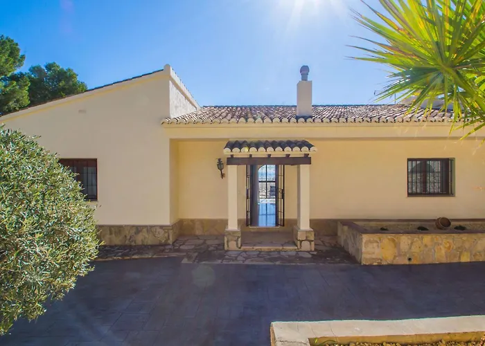 Villa Moskoa - Plusholidays